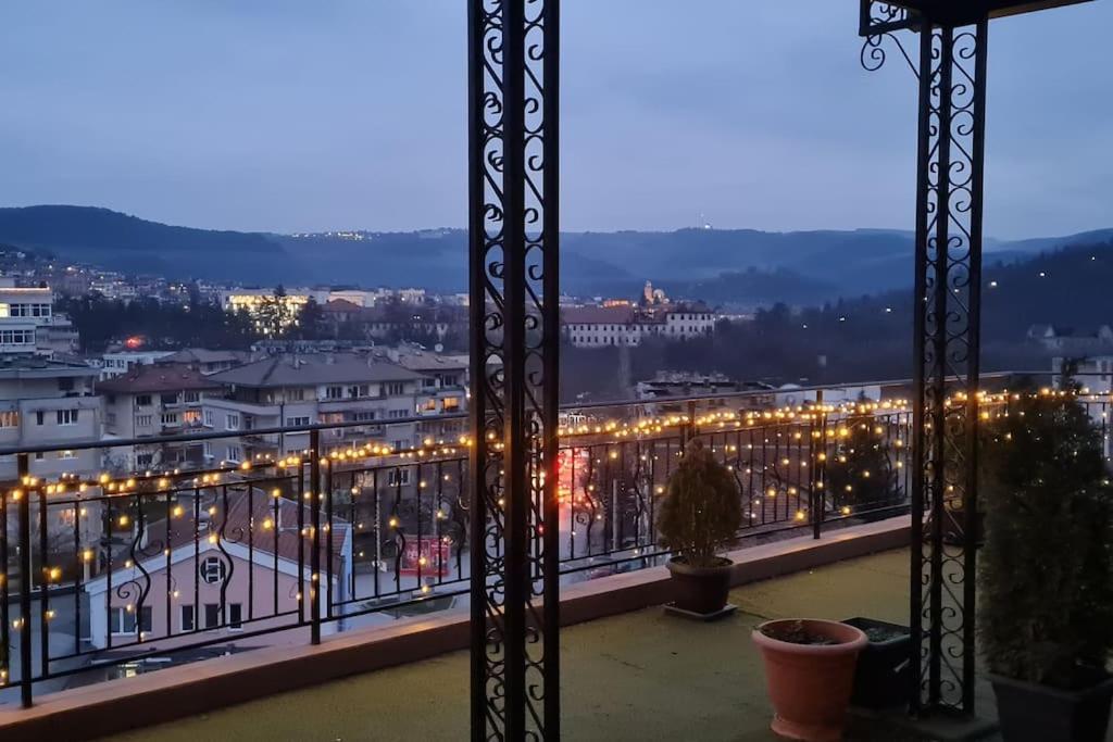 Unique Studio- Great Balcony And View! Parking Possibility! Велико Търново Екстериор снимка