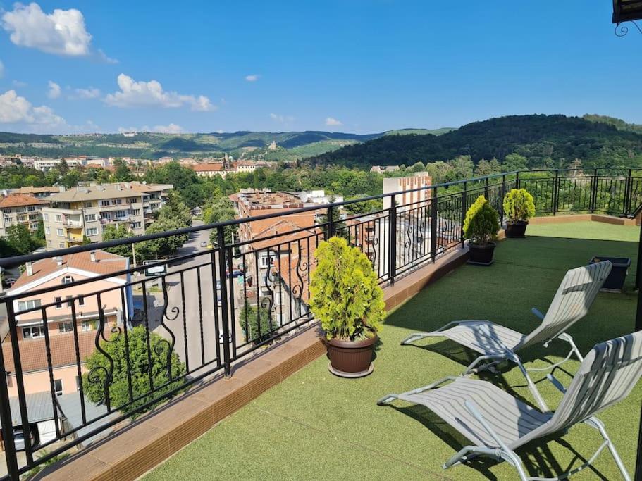 Unique Studio- Great Balcony And View! Parking Possibility! Велико Търново Екстериор снимка