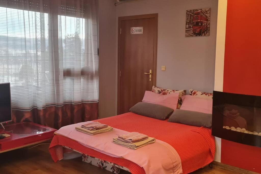 Unique Studio- Great Balcony And View! Parking Possibility! Велико Търново Екстериор снимка