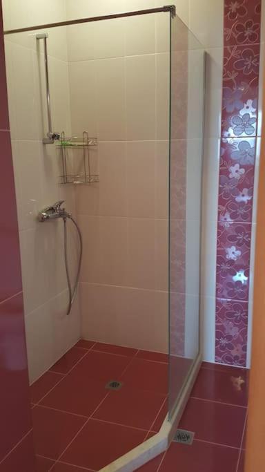 Unique Studio- Great Balcony And View! Parking Possibility! Велико Търново Екстериор снимка